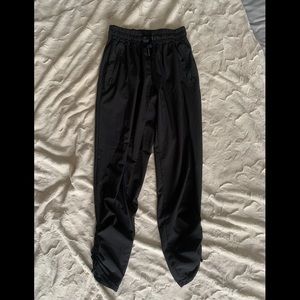 Athletic Pants With Drawstring Waistband